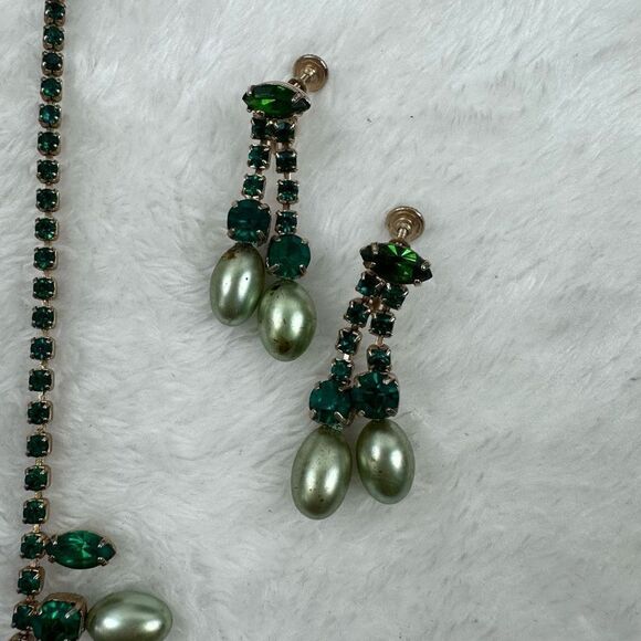 Vintage‎ Womens Green Stone Jewelry Set Bib Style Necklace with Drop Earrings - Picture 3 of 7